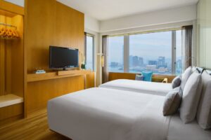 Bedroom Suite Victoria Harbour view