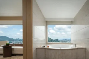 180° Deluxe Executive Scenic Double Bed Room