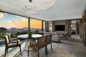 180° Luxury Executive Suite With Full River View