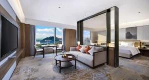 180° Luxury Suite With Prime River-View