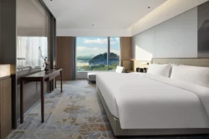 180° Luxury Suite With Prime River-View