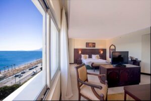 1King Bed junior Suite Sea Front