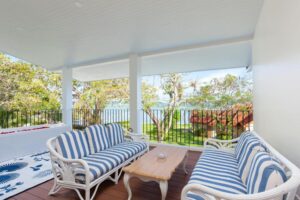 2Bedroom Seafront Penthouse with Jacuzzi