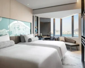 2 Twin Beds With Victoria Harbour Lounge Access