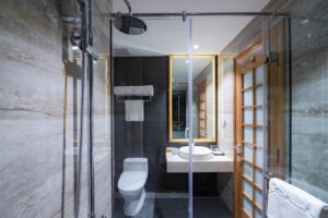 Superior Partial Sea View