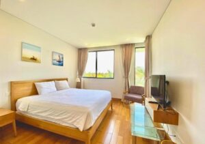 One-Bedroom Apartment with Balcony