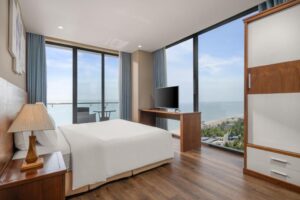 Two-Bedroom Apartment Ocean View Balcony