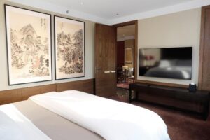 Ambassador King Suite