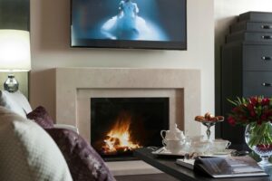 Ambassador Suite King bed