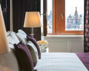 Ambassador Suite King bed