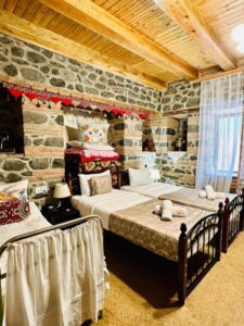 Basic Triple Room with Shared Bathroom