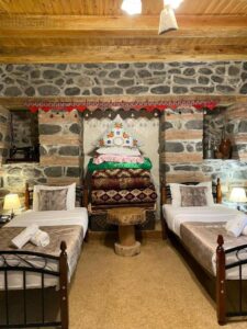 Basic Triple Room with Shared Bathroom