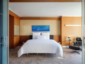 Business Suite with Sea View