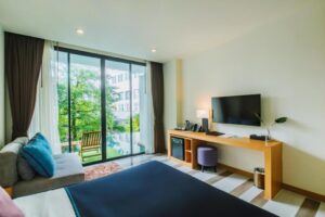 Classic Room - Pool Access