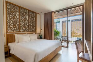 Deluxe Balcony Garden View