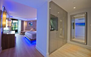 Deluxe Double Room with Partial Sea View