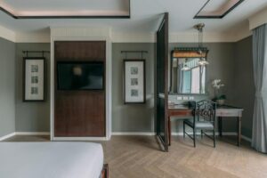 Deluxe with Pool Access