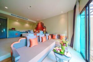 Deluxe Room with Pool Access