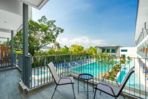 Deluxe Pool View Room