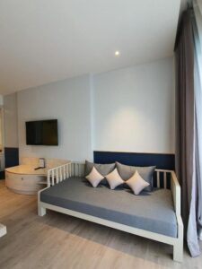 Deluxe Pool View Room