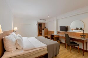 Deluxe Ground Terrace