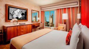 Deluxe with Eiffel Tower View