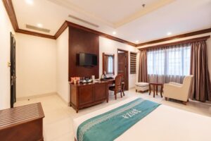 Deluxe Partial River View