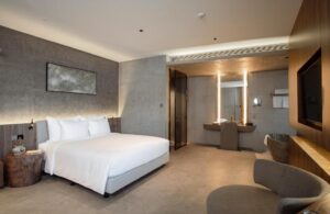 Deluxe Partial Sea View