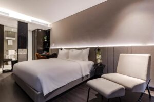 Deluxe Partial Sea View