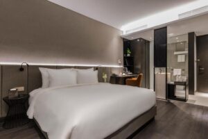 Deluxe Partial Sea View