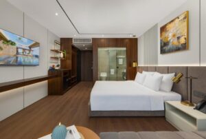 Deluxe Partial Sea View