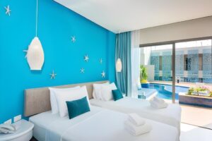 Deluxe Pool Access Room