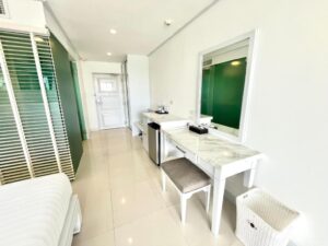 Deluxe Pool View Room