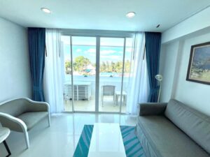 Deluxe Pool View Room