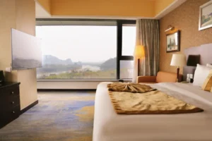 Deluxe River-view King Room