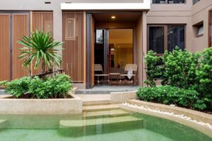 Deluxe Room with Pool Access