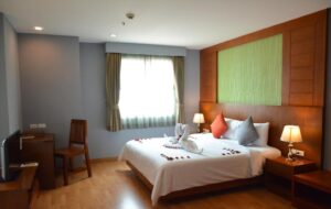 Deluxe Suite- City View