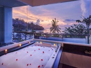 Deluxe Suite with Sea View