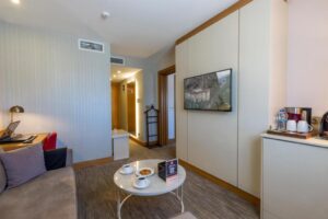 Deluxe Suite with Sea View