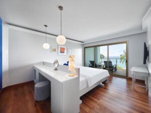 Deluxe Suite with Sea View