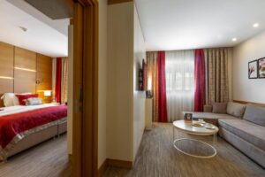 Deluxe Suite with Sea View