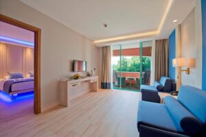 Deluxe Suite with Spa Bath