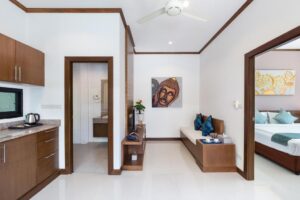 Deluxe with Pool Access