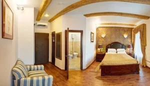 Deluxe with the river square view