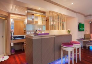 Diamond Suite with Spa Bath