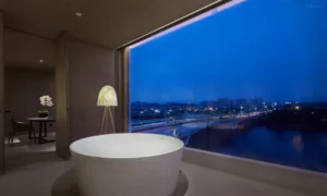 Ethereal ·180 Degree Luxury Suite With Full River View