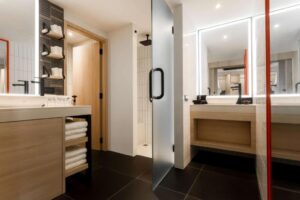 Family & Friends Suite