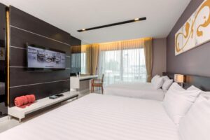 Family One-Bedroom Suite