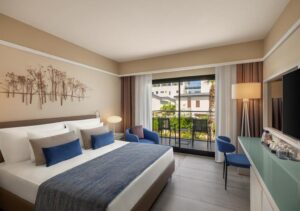 Family Room with Side Sea View