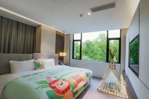 Giant Extra Large Bed Two-Bedroom Family Room